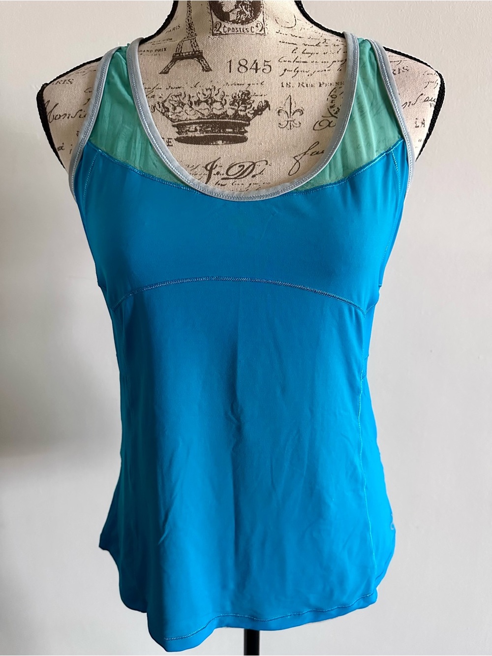 ALO Yoga Blue Tank Top. Size: L